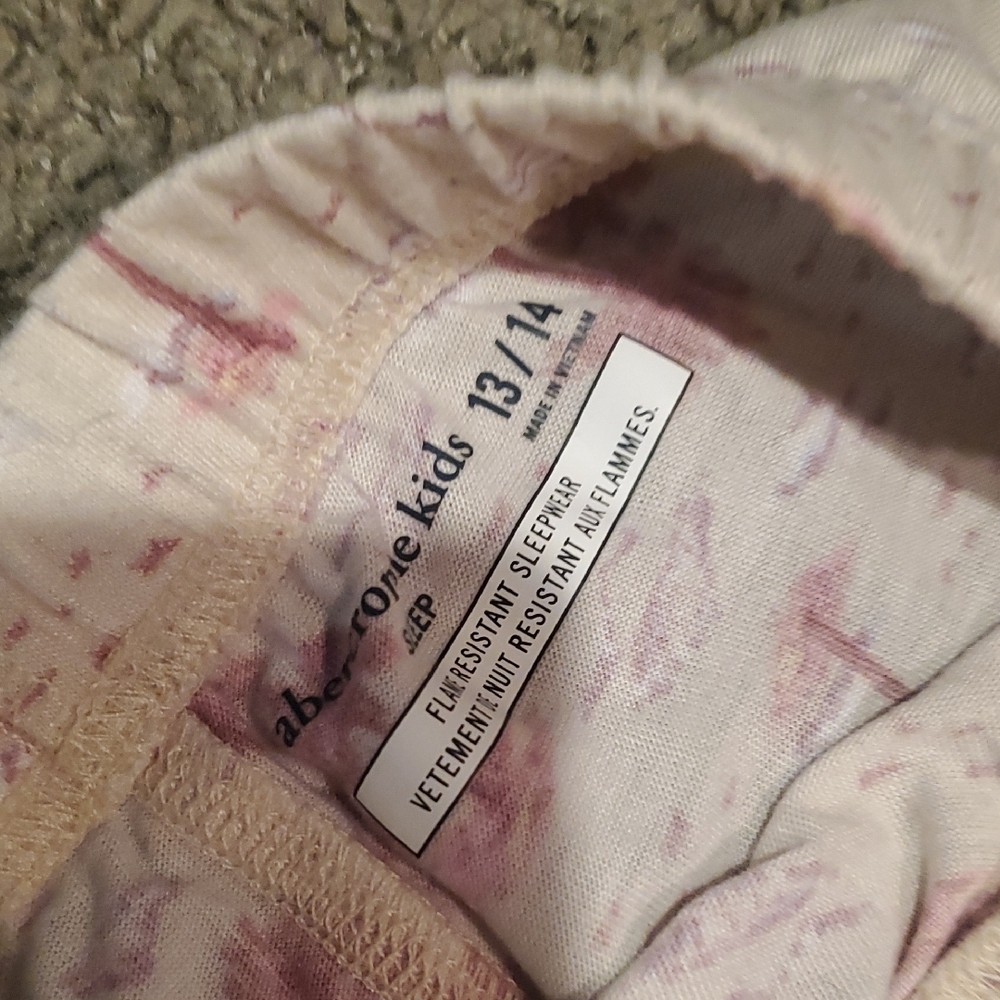 Abercrombie & Fitch Pink Palm-Print Kids Pajama Set - Picture 6 of 6